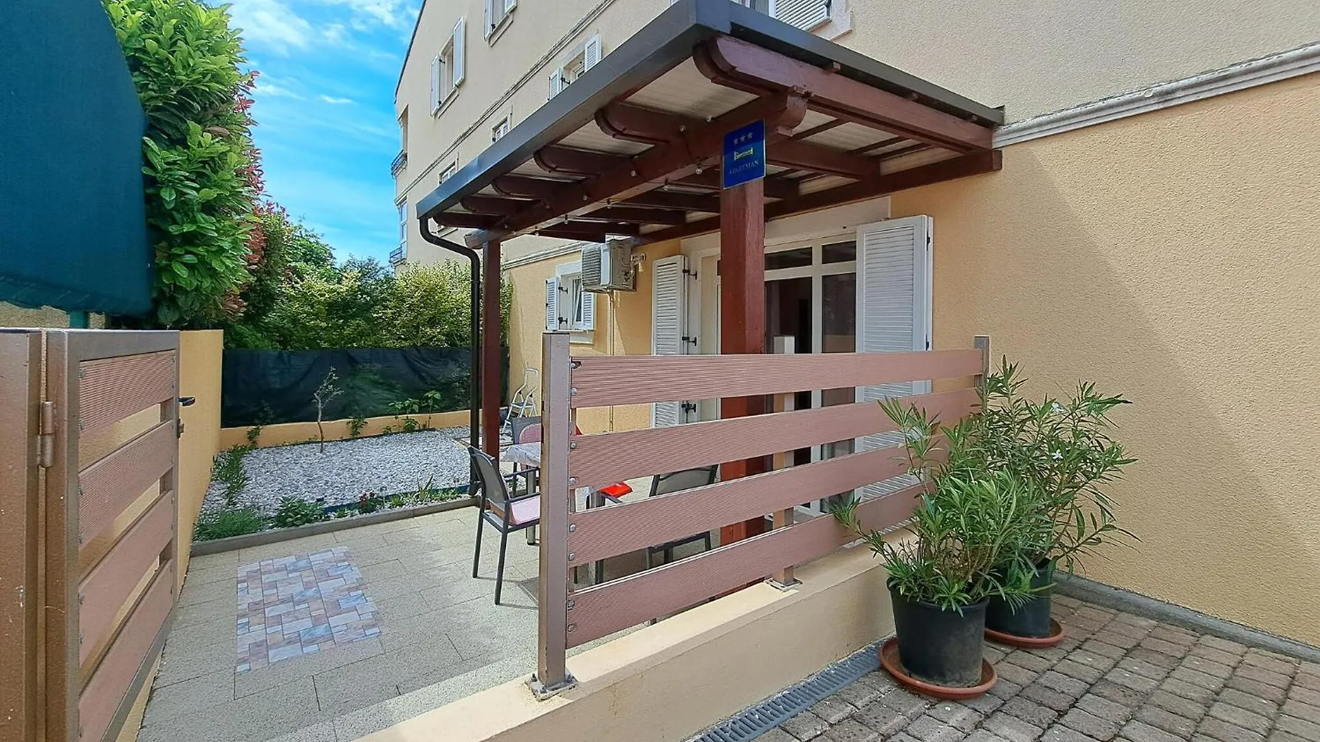 Nice Apartment In Pula With Kitchen